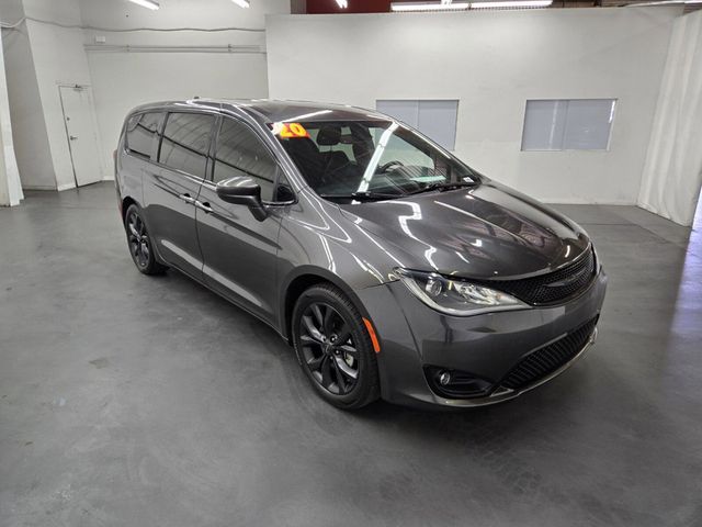 2020 Chrysler Pacifica Touring FWD - 22507986 - 3