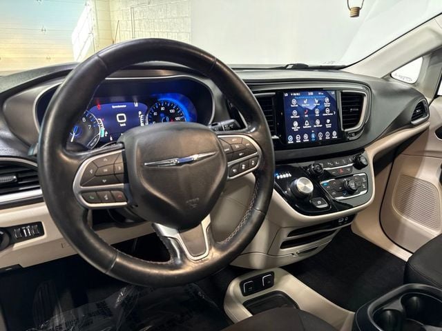 2020 Chrysler Pacifica Touring FWD - 23071724 - 9