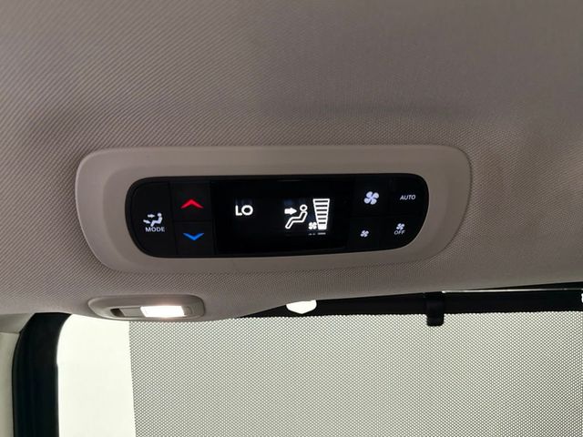 2020 Chrysler Pacifica Touring FWD - 23071724 - 25