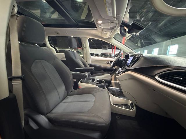 2020 Chrysler Pacifica Touring FWD - 23071724 - 28
