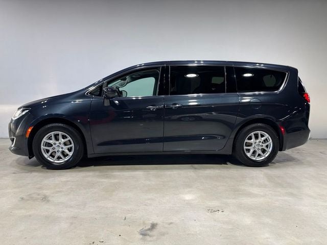 2020 Chrysler Pacifica Touring FWD - 23071724 - 3