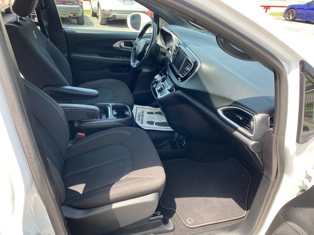 2020 Chrysler Pacifica Touring FWD - 20899389 - 14