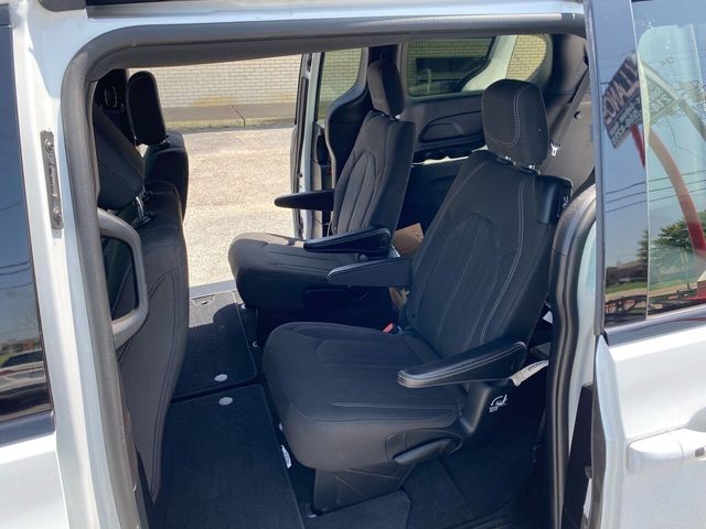 2020 Chrysler Pacifica Touring FWD - 20899389 - 16