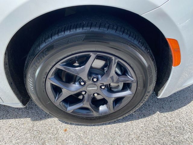 2020 Chrysler Pacifica Touring FWD - 20899389 - 19