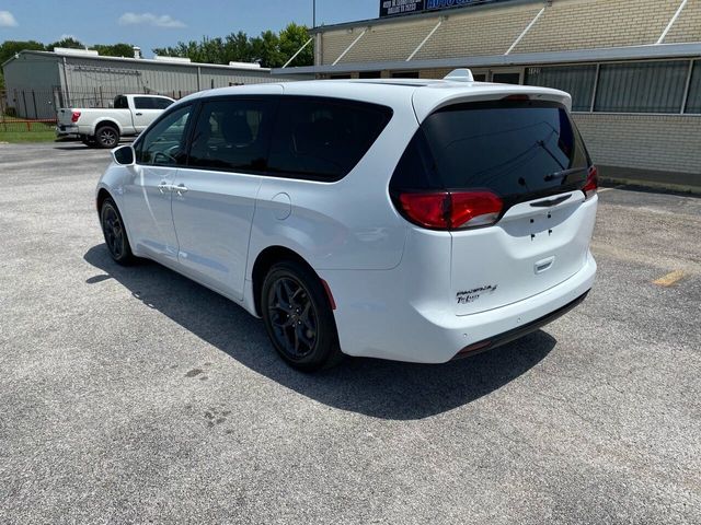 2020 Chrysler Pacifica Touring FWD - 20899389 - 4