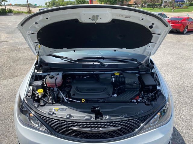 2020 Chrysler Pacifica Touring FWD - 20899389 - 8