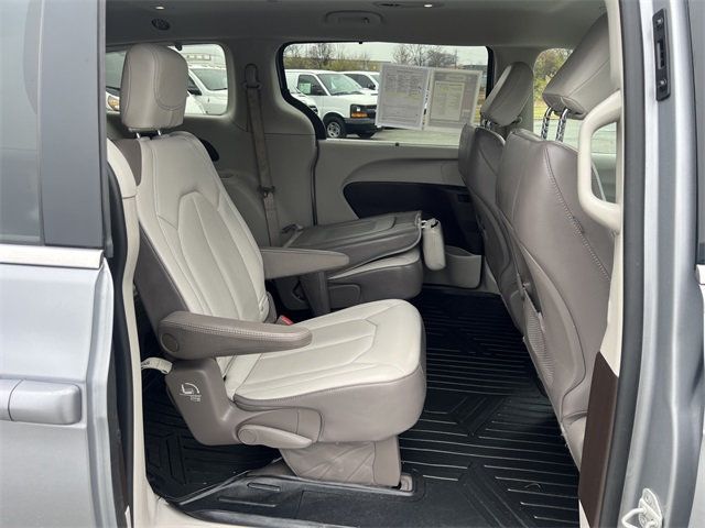 2020 Chrysler Pacifica Touring FWD - 22950543 - 16