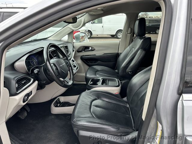 2020 Chrysler Pacifica TOURING L - 22355348 - 4