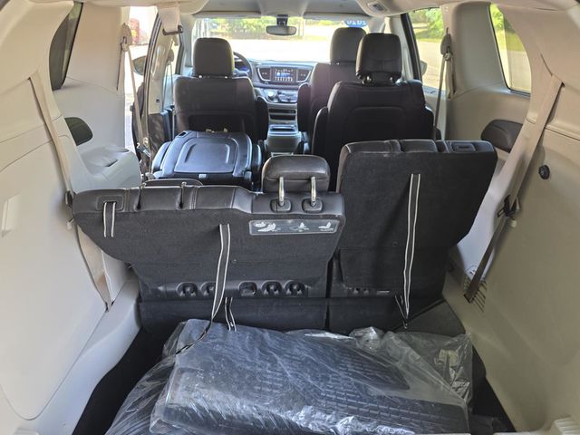 2020 Chrysler Pacifica Touring L - 23011220 - 10