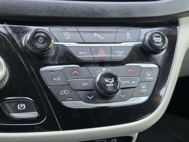 2020 Chrysler Pacifica Touring L - 23011220 - 22