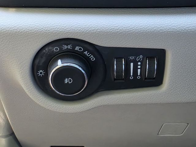 2020 Chrysler Pacifica Touring L - 23011220 - 25
