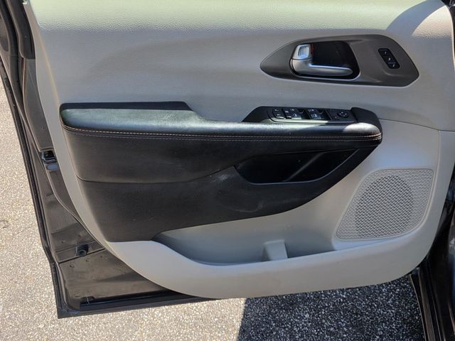 2020 Chrysler Pacifica Touring L - 23011220 - 31