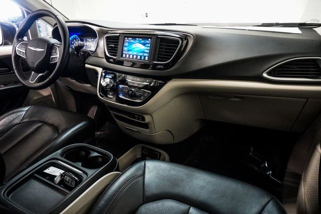 2020 Chrysler Pacifica Touring L - 23056209 - 10