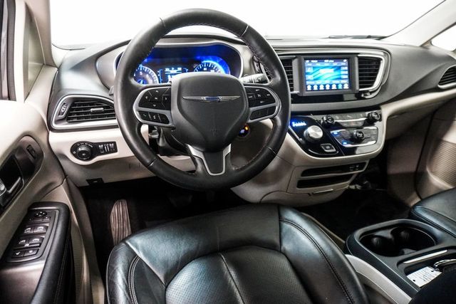 2020 Chrysler Pacifica Touring L - 23056209 - 12