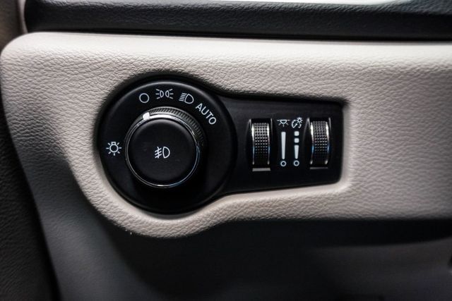 2020 Chrysler Pacifica Touring L - 23056209 - 19