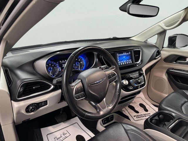 2020 Chrysler Pacifica Touring L 35th Anniversary FWD - 23011246 - 10