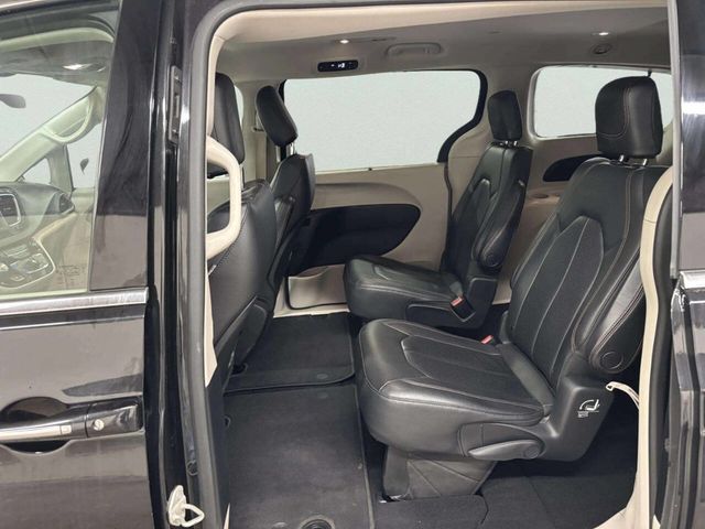 2020 Chrysler Pacifica Touring L 35th Anniversary FWD - 23011246 - 12