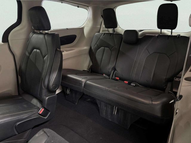 2020 Chrysler Pacifica Touring L 35th Anniversary FWD - 23011246 - 13