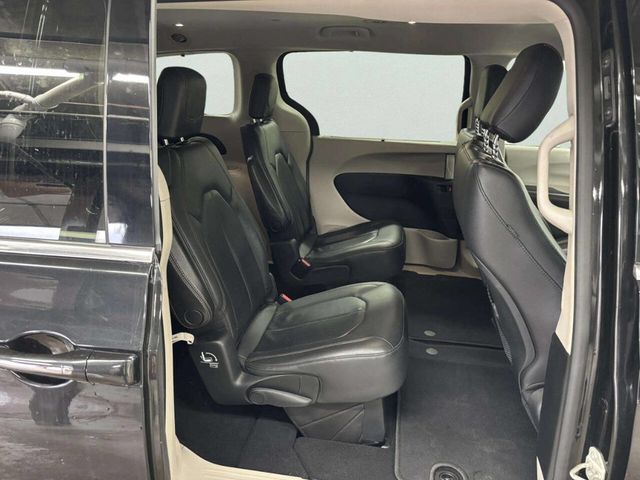 2020 Chrysler Pacifica Touring L 35th Anniversary FWD - 23011246 - 17