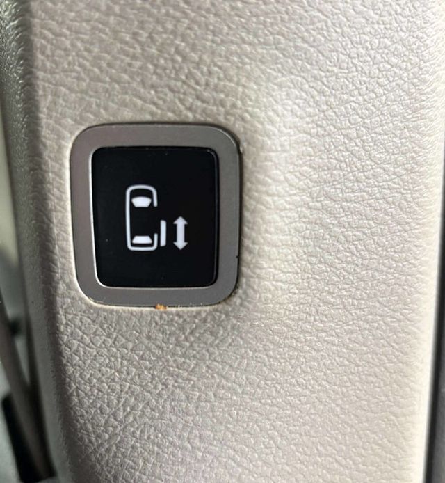 2020 Chrysler Pacifica Touring L 35th Anniversary FWD - 23011246 - 20