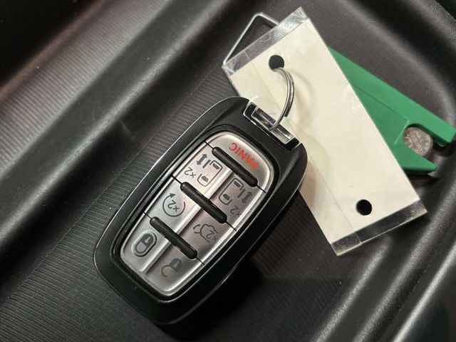 2020 Chrysler Pacifica Touring L 35th Anniversary FWD - 23011246 - 39