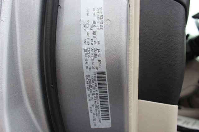 2020 Chrysler Pacifica Touring L 4dr Mini Van - 22934060 - 30