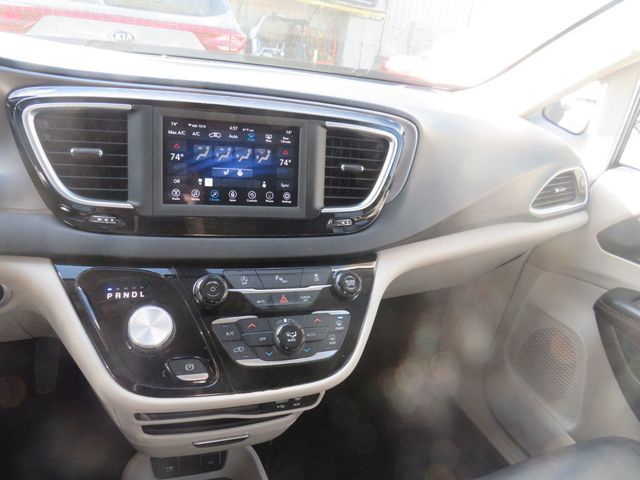 2020 Chrysler Pacifica Touring L FWD - 22938796 - 10
