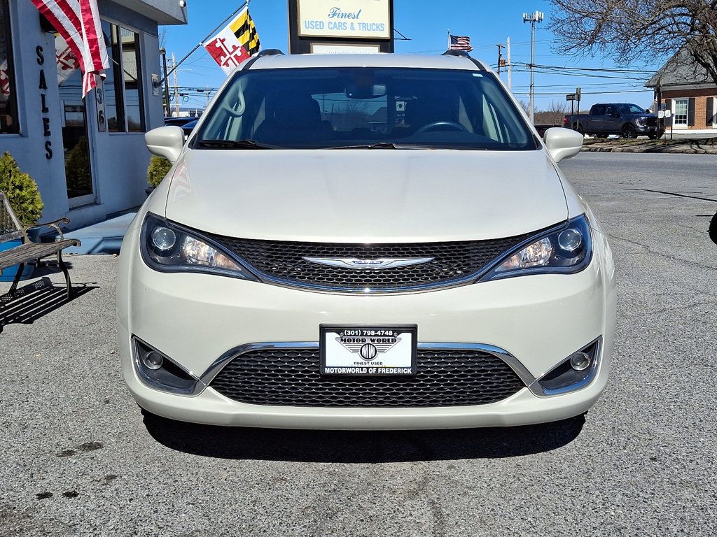 2020 Chrysler Pacifica Touring L photo 2