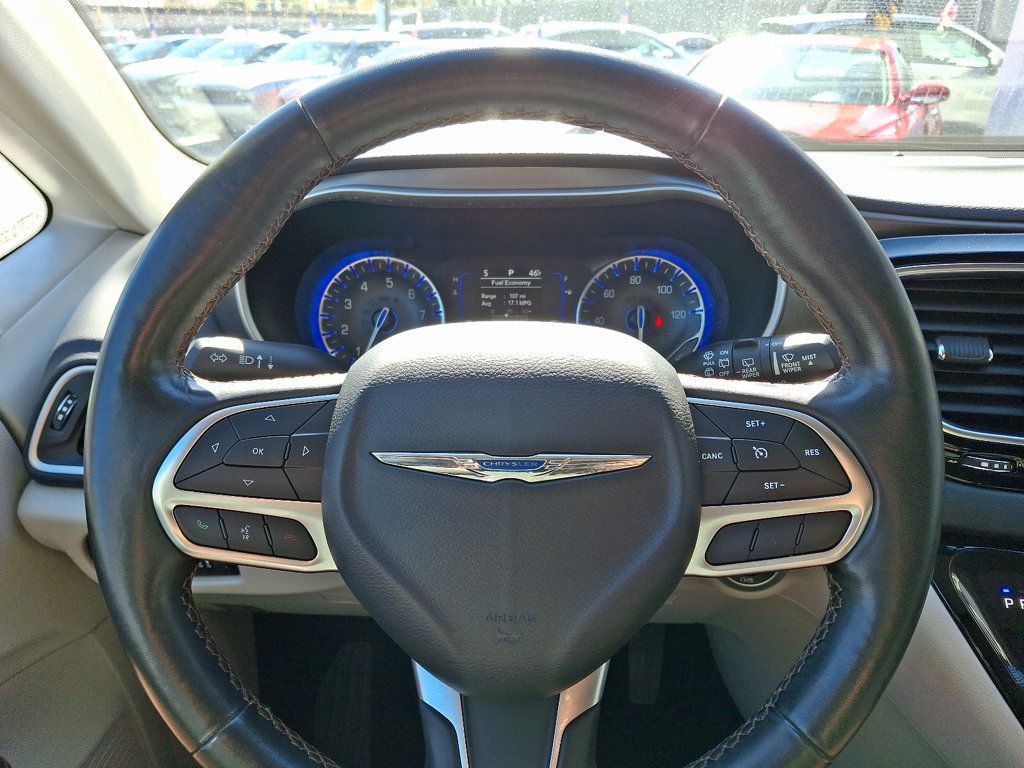2020 Chrysler Pacifica Touring L photo 18