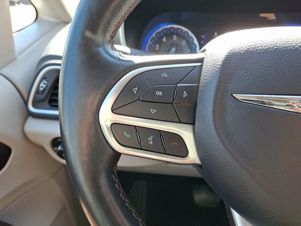 2020 Chrysler Pacifica Touring L photo 20