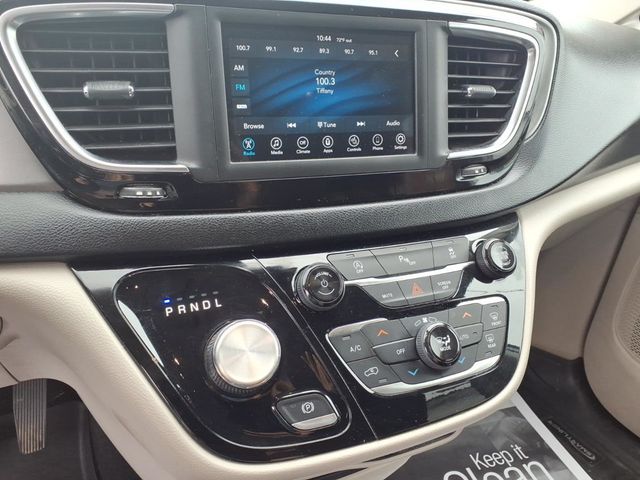 2020 Chrysler Pacifica Touring L Minivan 4D - 23010587 - 8