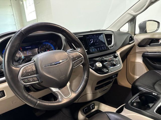 2020 Chrysler Pacifica Touring L Plus - 23060037 - 9