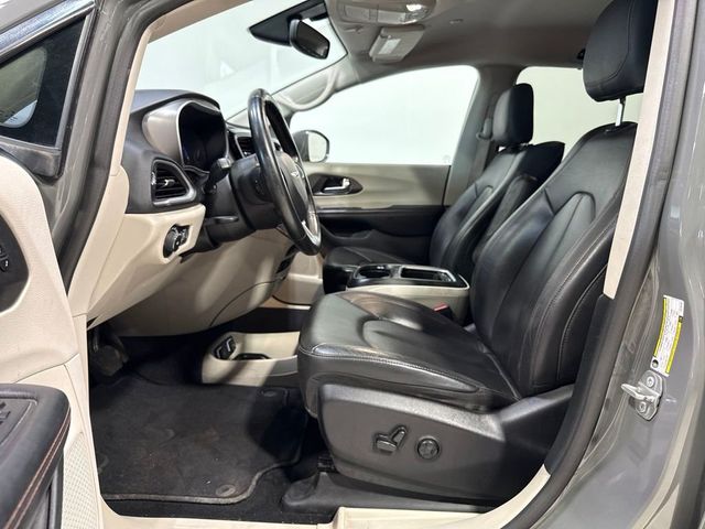 2020 Chrysler Pacifica Touring L Plus - 23060037 - 10