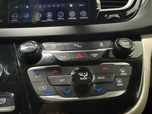 2020 Chrysler Pacifica Touring L Plus - 23060037 - 19