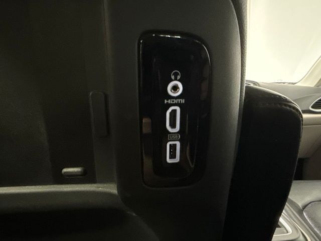 2020 Chrysler Pacifica Touring L Plus - 23060037 - 25