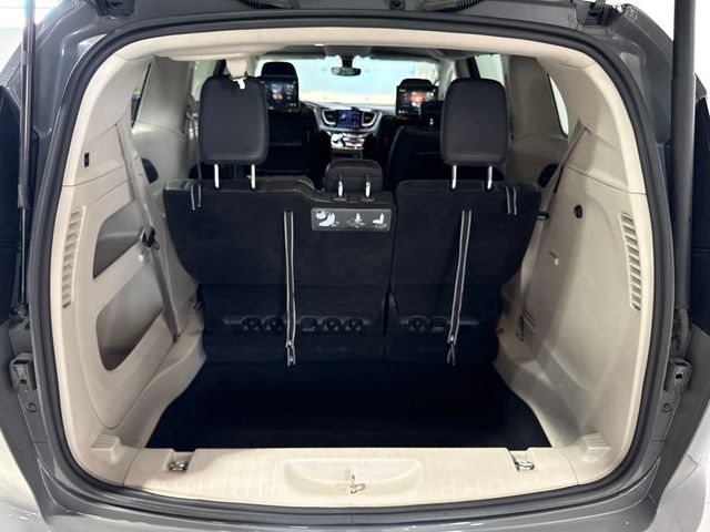2020 Chrysler Pacifica Touring L Plus - 23060037 - 28