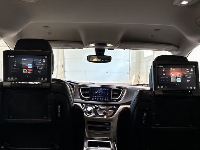 2020 Chrysler Pacifica Touring L Plus - 23060037 - 29