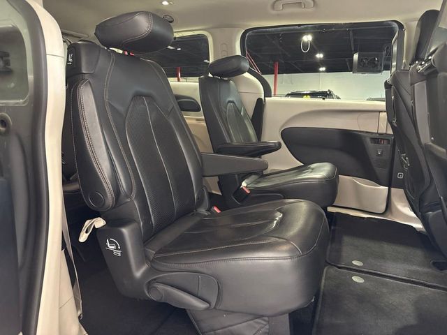 2020 Chrysler Pacifica Touring L Plus - 23060037 - 30