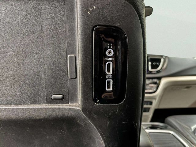 2020 Chrysler Pacifica Touring L Plus 4dr Mini Van - 22954961 - 19