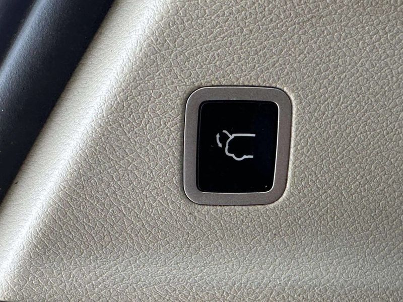 2020 Chrysler Pacifica Touring L Plus 4dr Mini Van - 22981216 - 15