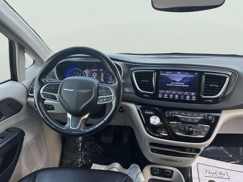 2020 Chrysler Pacifica Touring L Plus 4dr Mini Van - 23030347 - 18