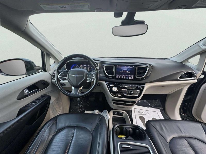 2020 Chrysler Pacifica Touring L Plus 4dr Mini Van - 23030347 - 19