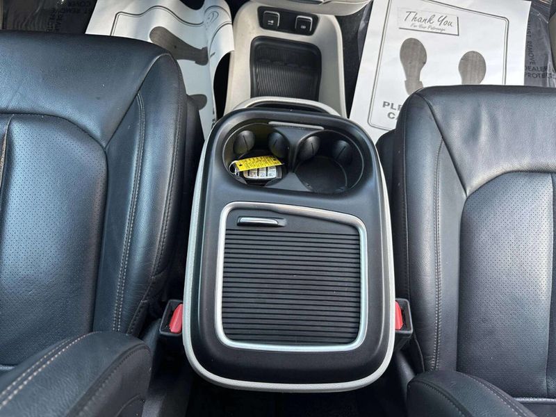 2020 Chrysler Pacifica Touring L Plus 4dr Mini Van - 23030347 - 20