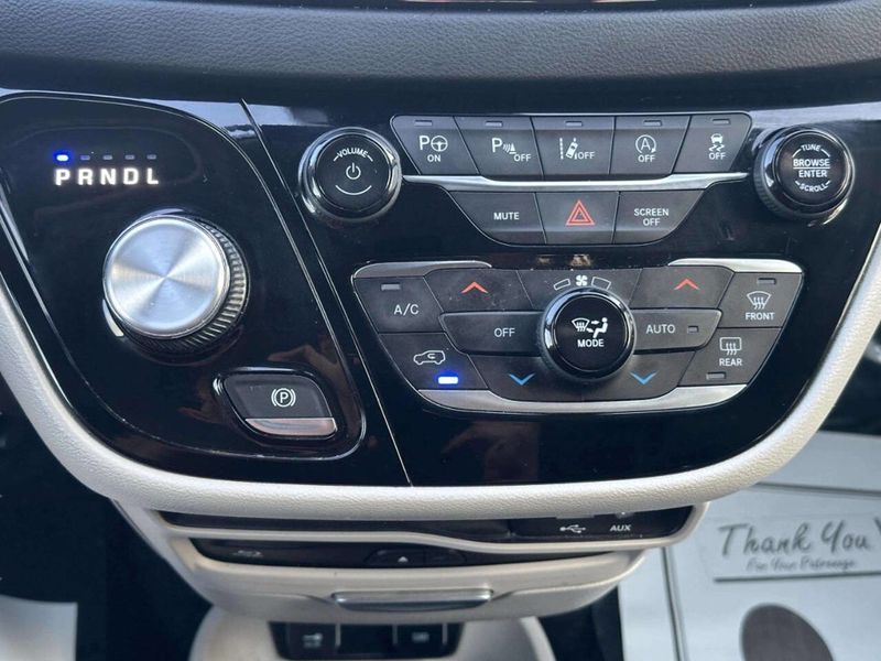 2020 Chrysler Pacifica Touring L Plus 4dr Mini Van - 23030347 - 33