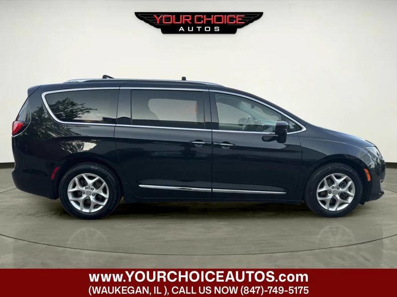 2020 Chrysler Pacifica Touring L Plus 4dr Mini Van - 23030347 - 5