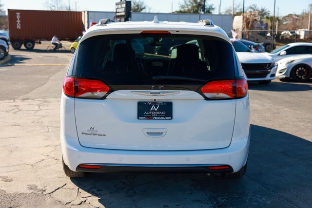 2020 Chrysler Pacifica Touring L Plus FWD - 22984128 - 13