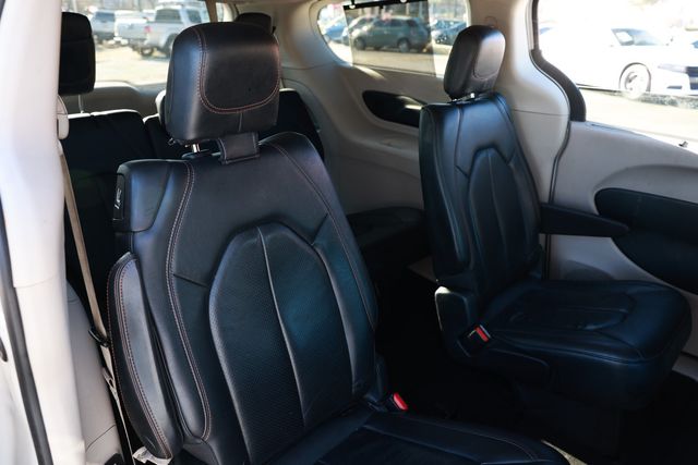 2020 Chrysler Pacifica Touring L Plus FWD - 22984128 - 16