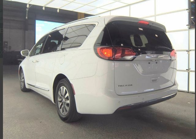 2020 Chrysler Pacifica Touring L Plus FWD - 22984128 - 1