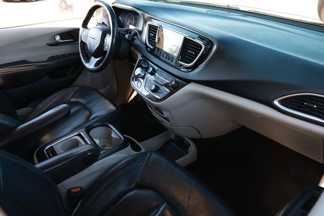 2020 Chrysler Pacifica Touring L Plus FWD - 22984128 - 20