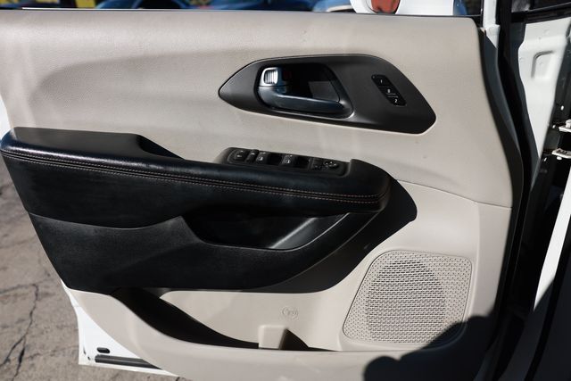 2020 Chrysler Pacifica Touring L Plus FWD - 22984128 - 53